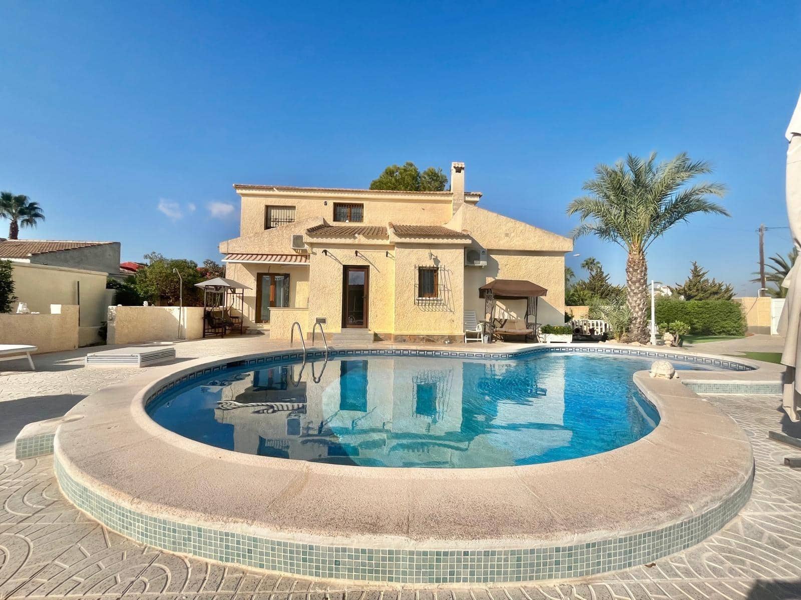 4 quarto Moradia para venda em Torrevieja - 590 000 € (Ref: 9177299)