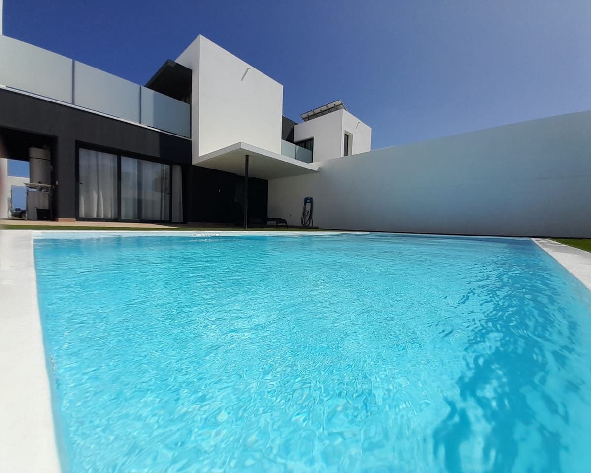 3 soveværelse Semi-Rækkehus til salg i Villaverde med swimmingpool garage - € 465.000 (Ref: 9178148)