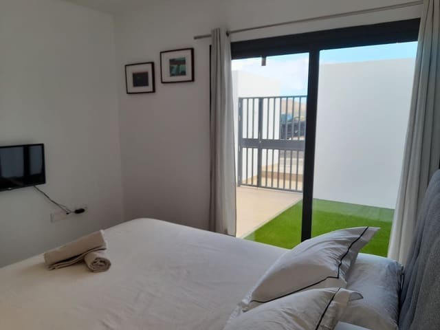 3 quarto Moradia Geminada para venda em Villaverde, La Oliva com piscina garagem - 445 000 € (Ref: 9178148)