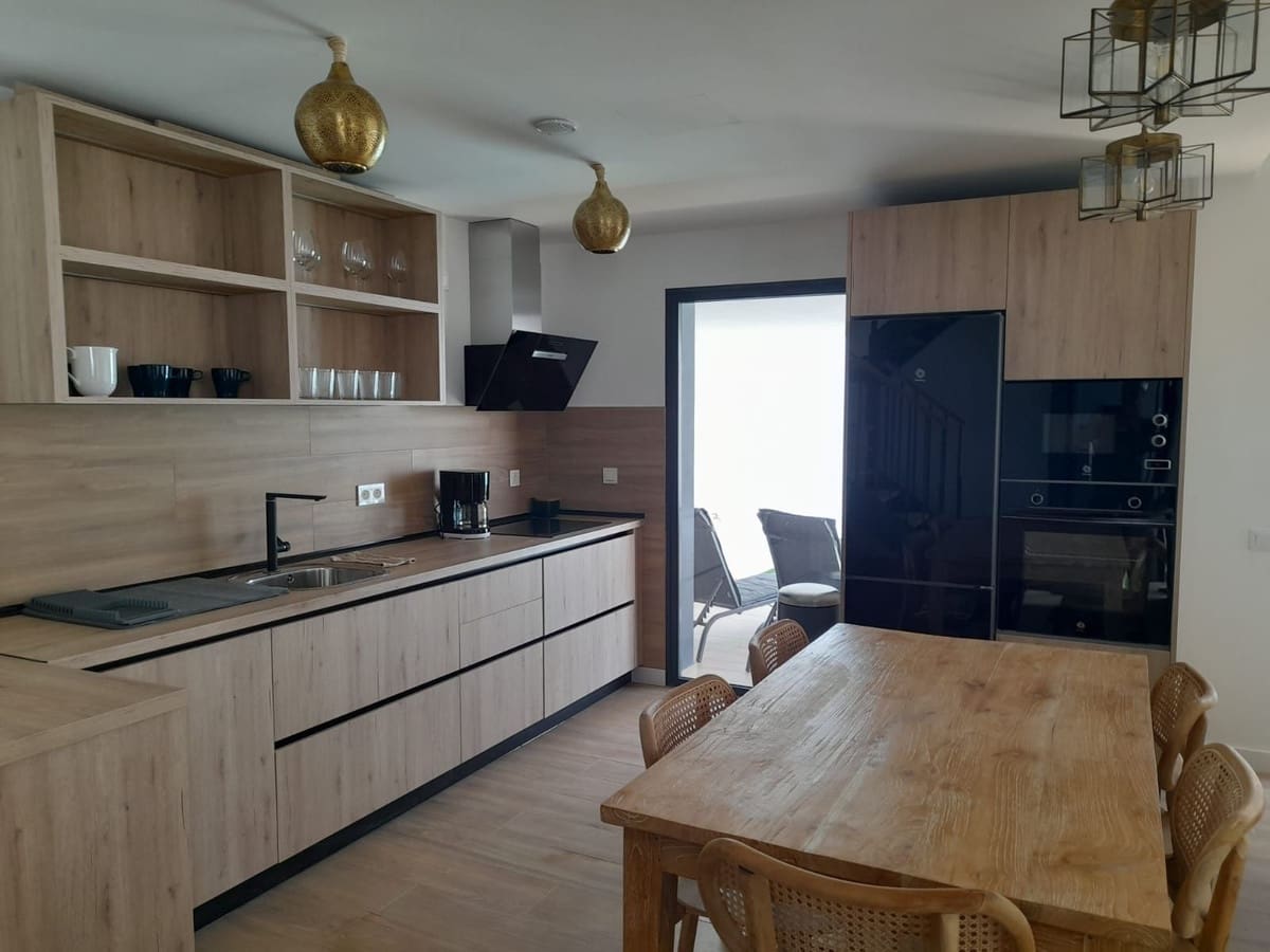 3 quarto Moradia Geminada para venda em Villaverde com piscina garagem - 465 000 € (Ref: 9178148)