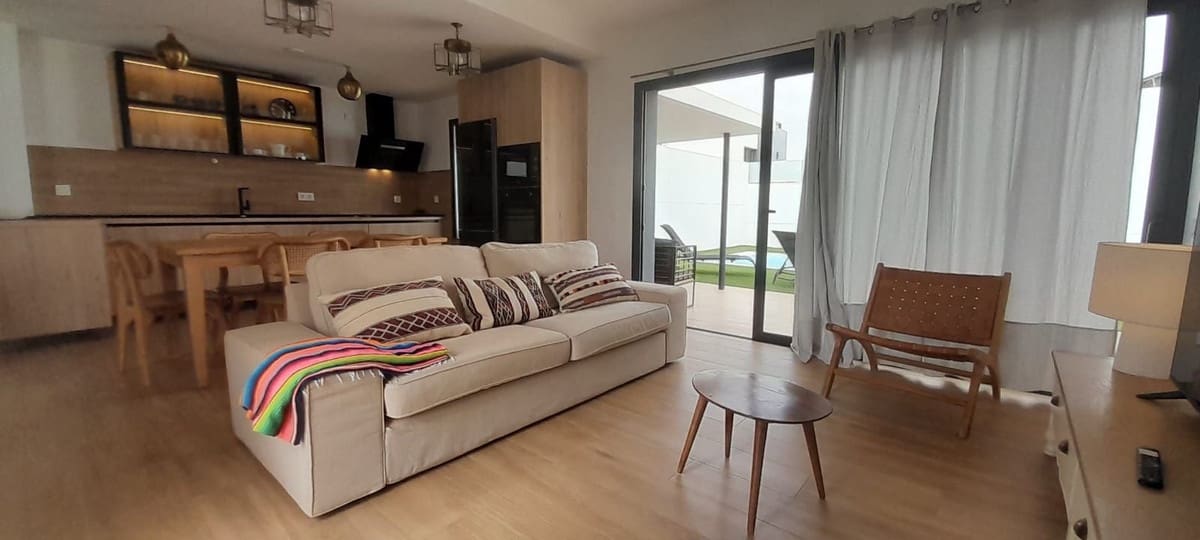 3 quarto Moradia Geminada para venda em Villaverde com piscina garagem - 465 000 € (Ref: 9178148)