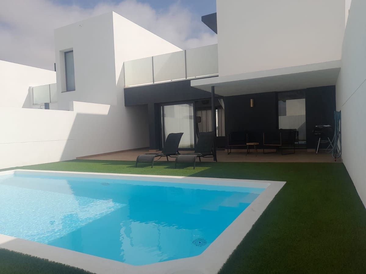 3 quarto Moradia Geminada para venda em Villaverde com piscina garagem - 465 000 € (Ref: 9178148)