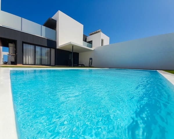 3 bedroom Semi-detached Villa for sale in Villaverde, La Oliva with pool garage - € 465,000 (Ref: 9178148)