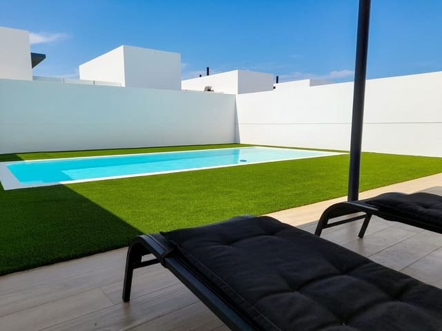 3 bedroom Semi-detached Villa for sale in Villaverde, La Oliva with pool garage - € 465,000 (Ref: 9178148)