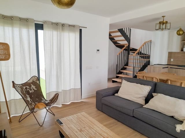 3 bedroom Semi-detached Villa for sale in Villaverde, La Oliva with pool garage - € 465,000 (Ref: 9178148)