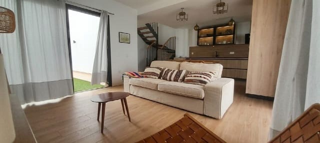 3 bedroom Semi-detached Villa for sale in Villaverde, La Oliva with pool garage - € 465,000 (Ref: 9178148)