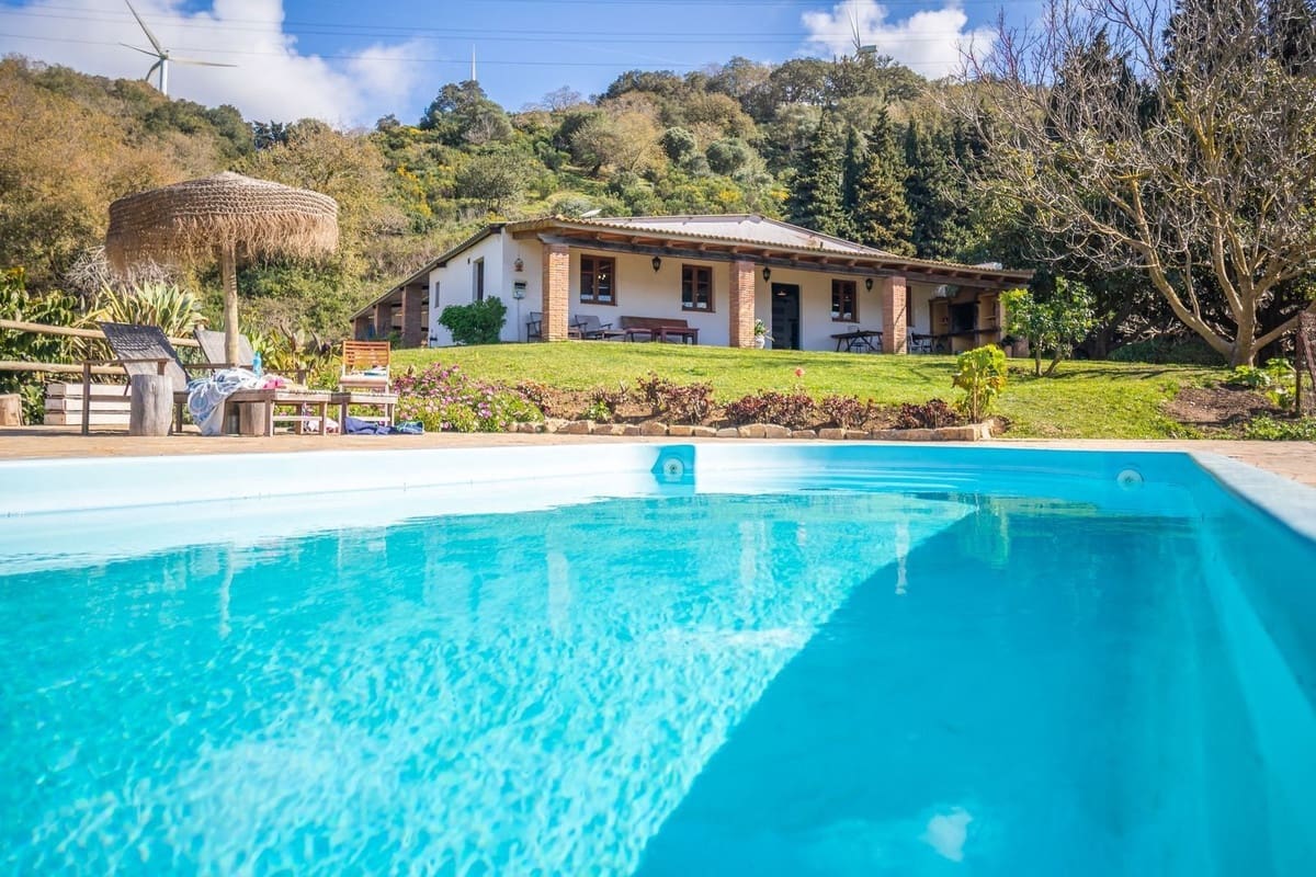 8 bedroom Commercial for sale in Casares - € 1,729,000 (Ref: 9180996)