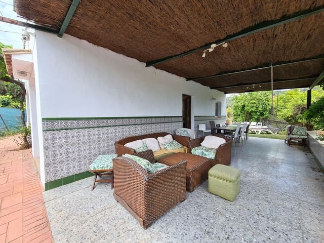 2 bedroom Villa for sale in Zona Calvario, Estepona with pool garage - € 380,000 (Ref: 9180997)