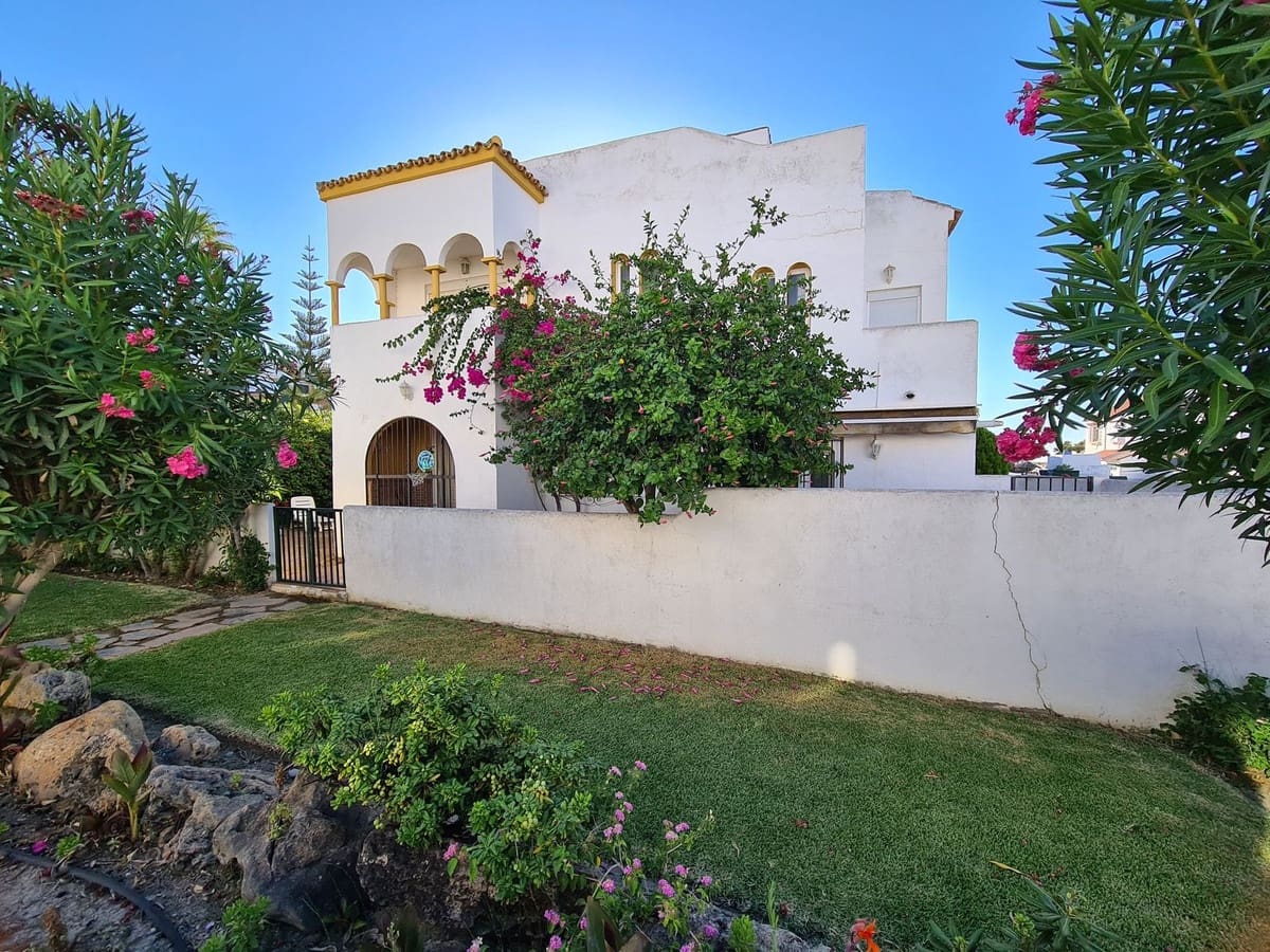 3 soverom Villa til salgs i Bahia de Casares med svømmebasseng - € 645 000 (Ref: 9185418)