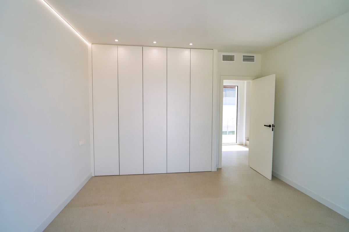 Chalet de 4 habitaciones en Alhaurín de la Torre en venta con piscina - 890.000 € (Ref: 9186884)