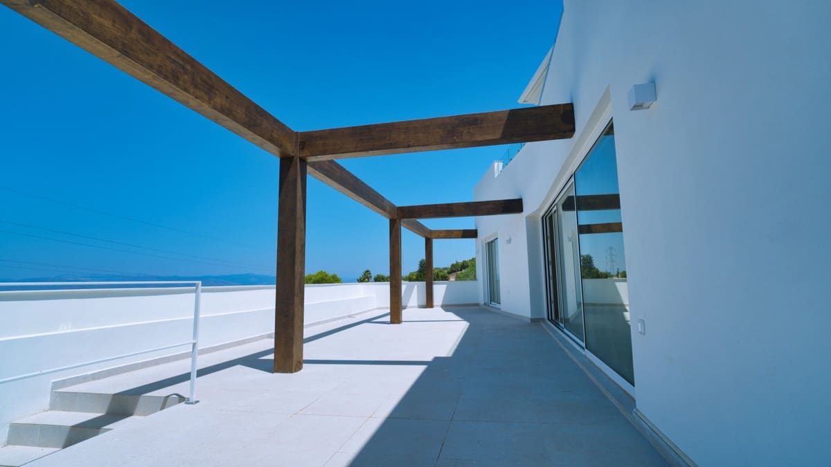 Chalet de 4 habitaciones en Alhaurín de la Torre en venta con piscina - 890.000 € (Ref: 9186884)