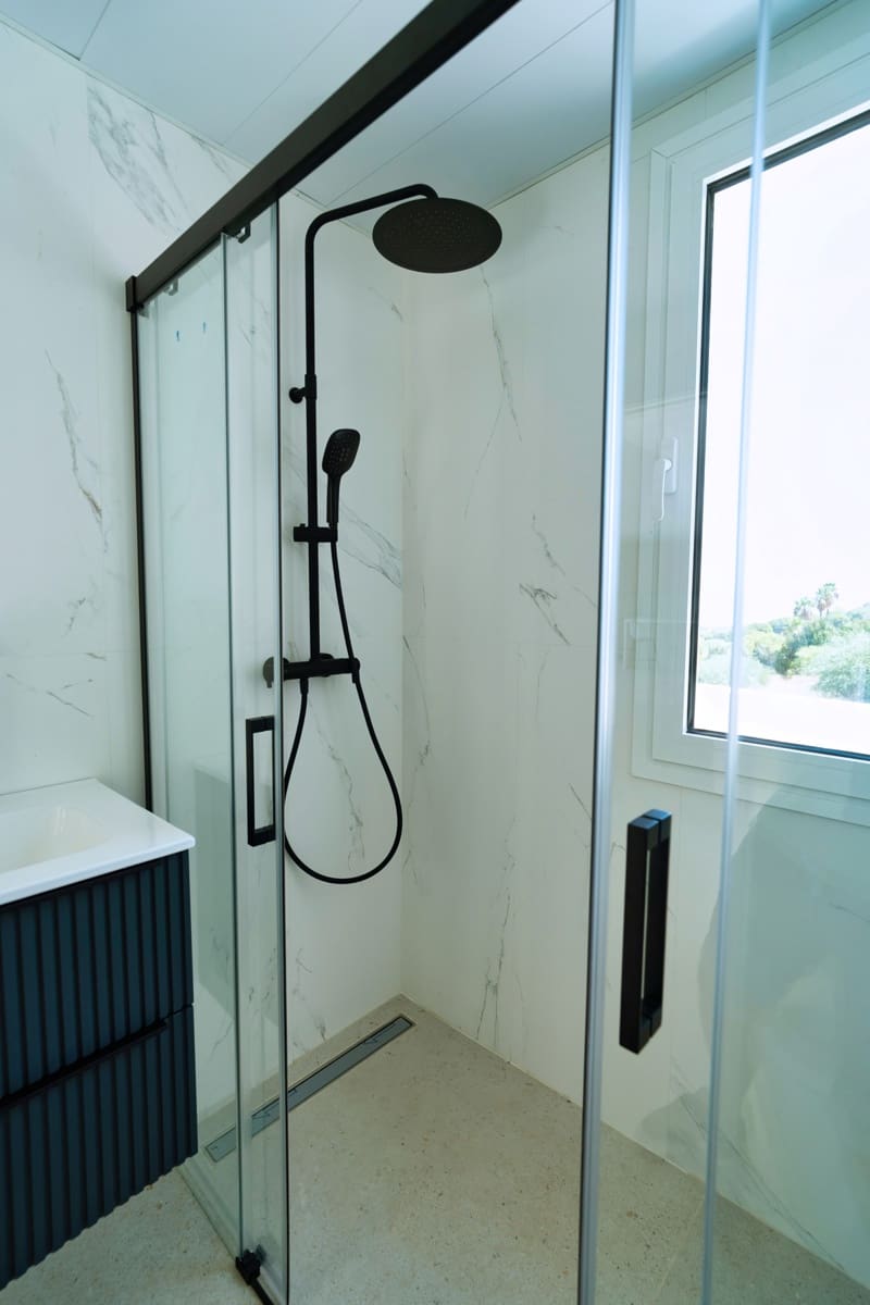 Chalet de 4 habitaciones en Alhaurín de la Torre en venta con piscina - 890.000 € (Ref: 9186884)