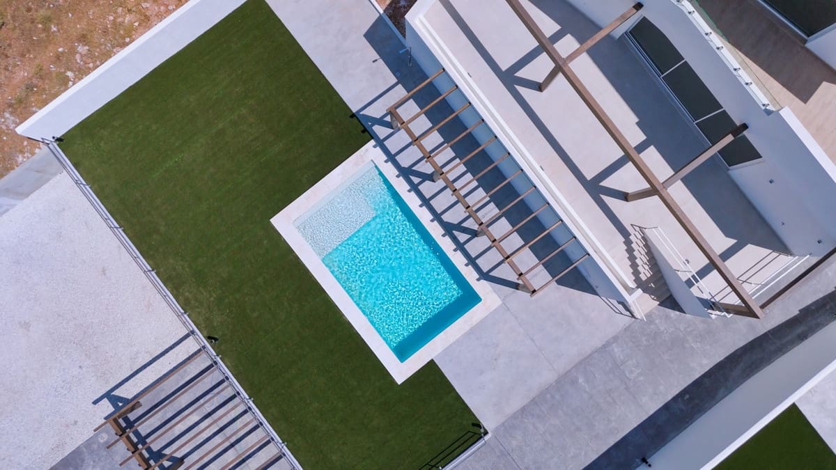 Chalet de 4 habitaciones en Alhaurín de la Torre en venta con piscina - 890.000 € (Ref: 9186884)