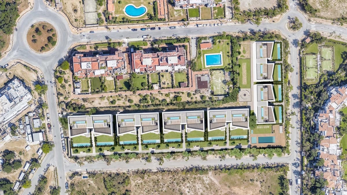 2 soverom Leilighet til salgs i New Golden Mile med svømmebasseng - € 599 000 (Ref: 9191053)