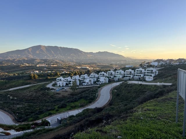 5 bedroom Villa for sale in La Cala Golf, Mijas with pool - € 3,685,000 (Ref: 9192327)