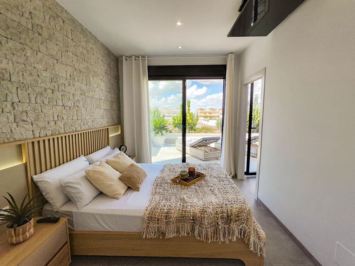 Chalet de 3 habitaciones en Santiago de la Ribera en venta con piscina garaje - 735.000 € (Ref: 9195548)