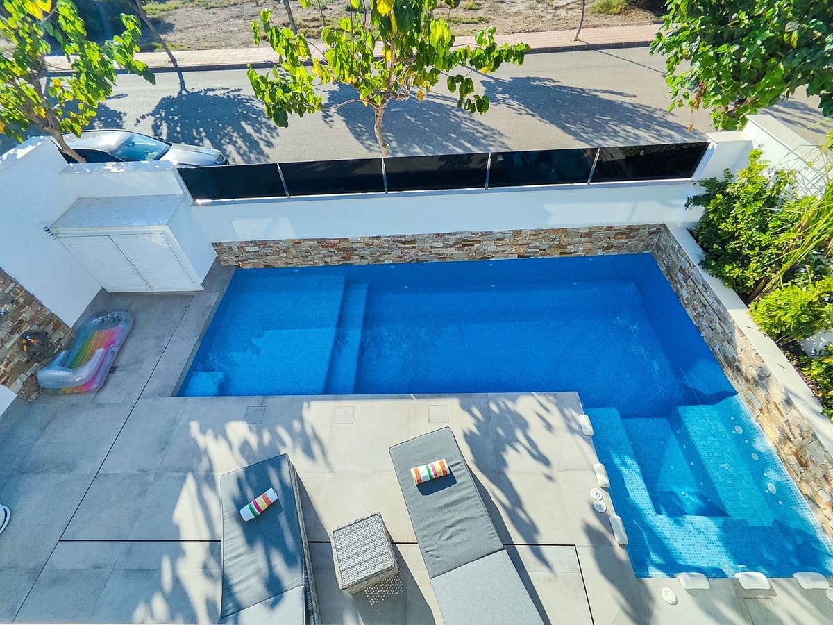 Chalet de 3 habitaciones en Santiago de la Ribera en venta con piscina garaje - 715.000 € (Ref: 9195548)