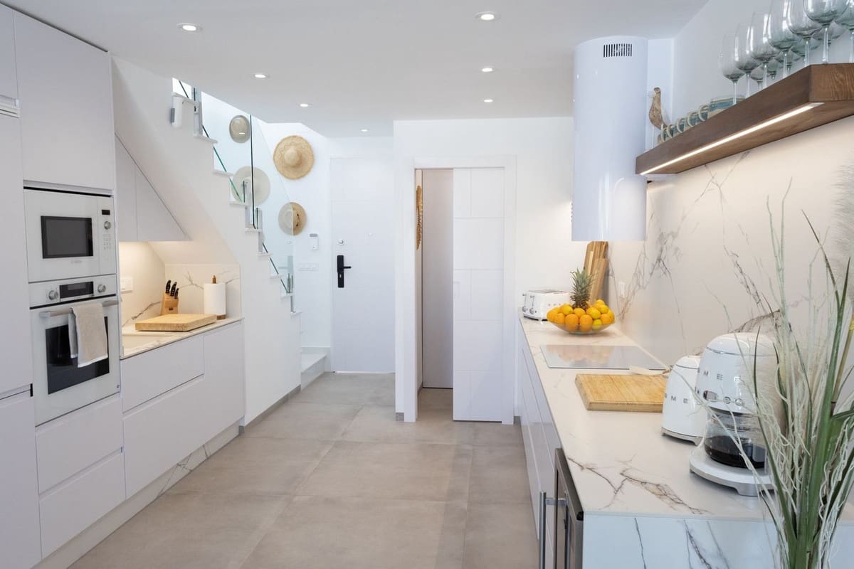 3 makuuhuone Huvila myytävänä paikassa Santiago de la Ribera mukana uima-altaan 
autotalli - 715 000 € (Ref: 9195548)