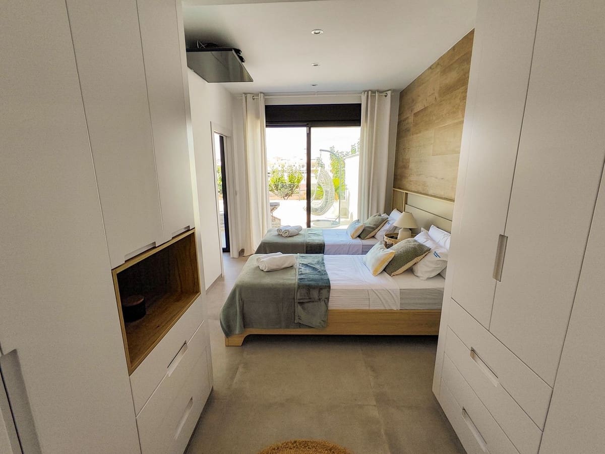 Chalet de 3 habitaciones en Santiago de la Ribera en venta con piscina garaje - 685.000 € (Ref: 9195548)