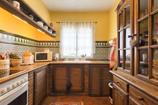 Casa de 3 habitaciones en Benahavís pueblo, Benahavís en venta - 375.000 € (Ref: 9200996)