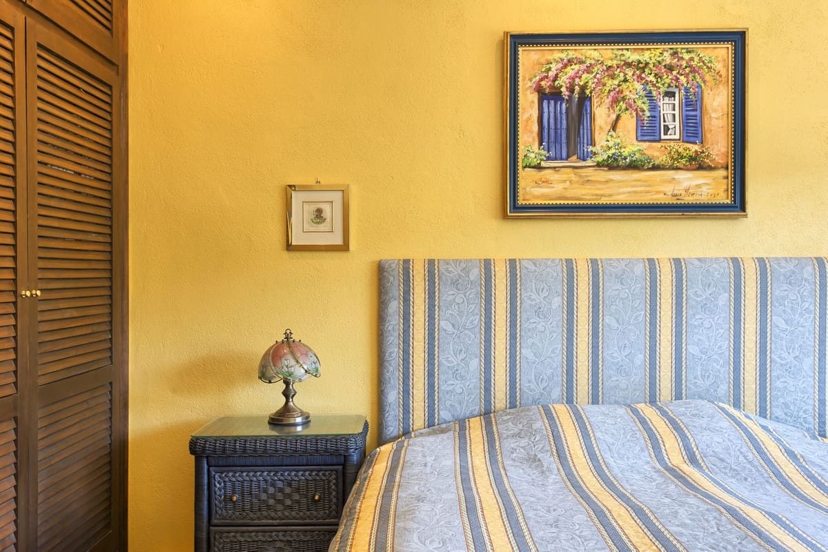 3 quarto Casa em Banda para venda em Benahavis - 375 000 € (Ref: 9200996)