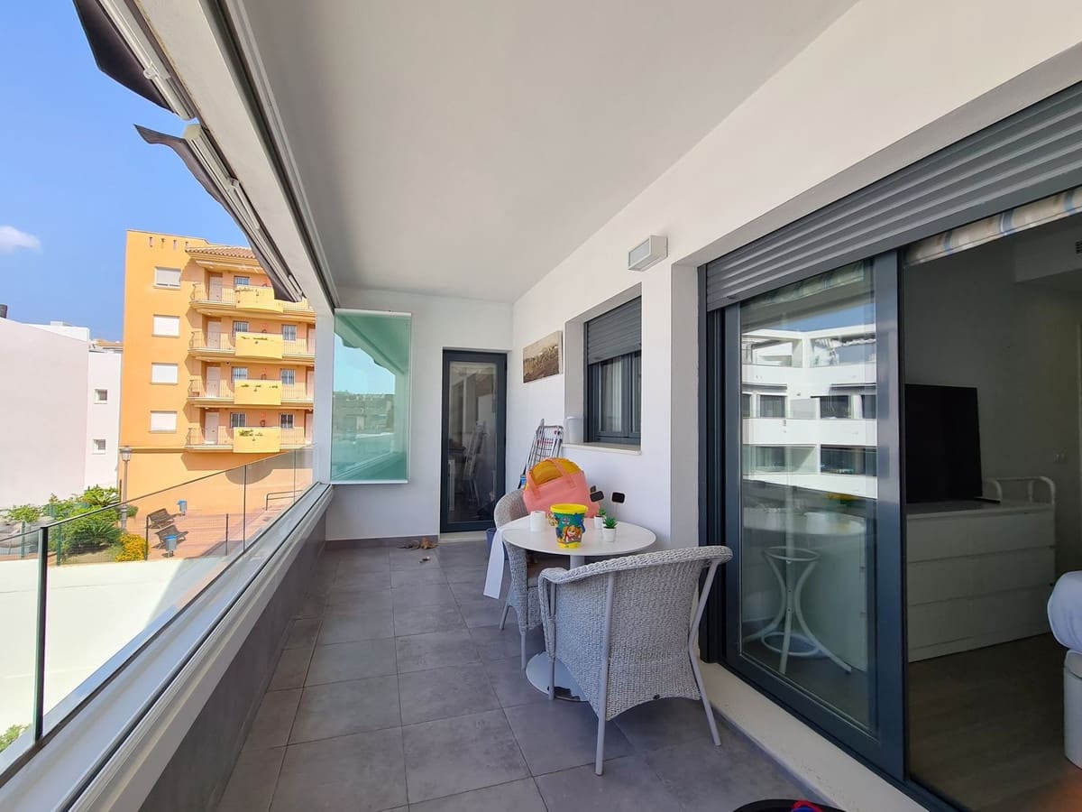 3 bedroom Apartment for sale in Estepona - € 490,000 (Ref: 9202448)