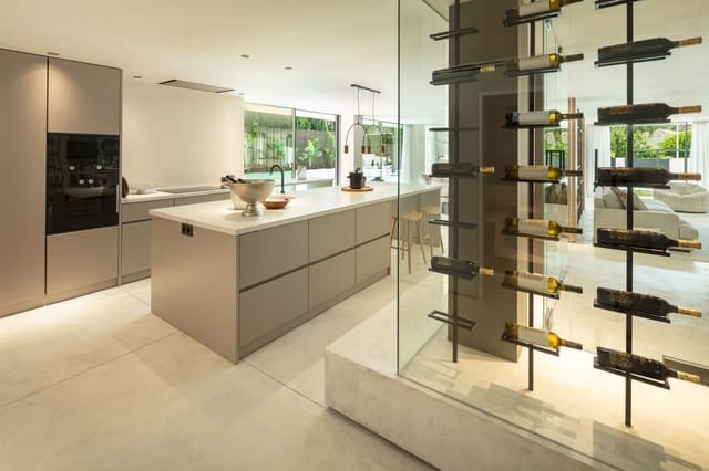 4 Zimmer Villa zu verkaufen in Los Naranjos, Marbella - 3.550.000 € (Ref: 9206441)