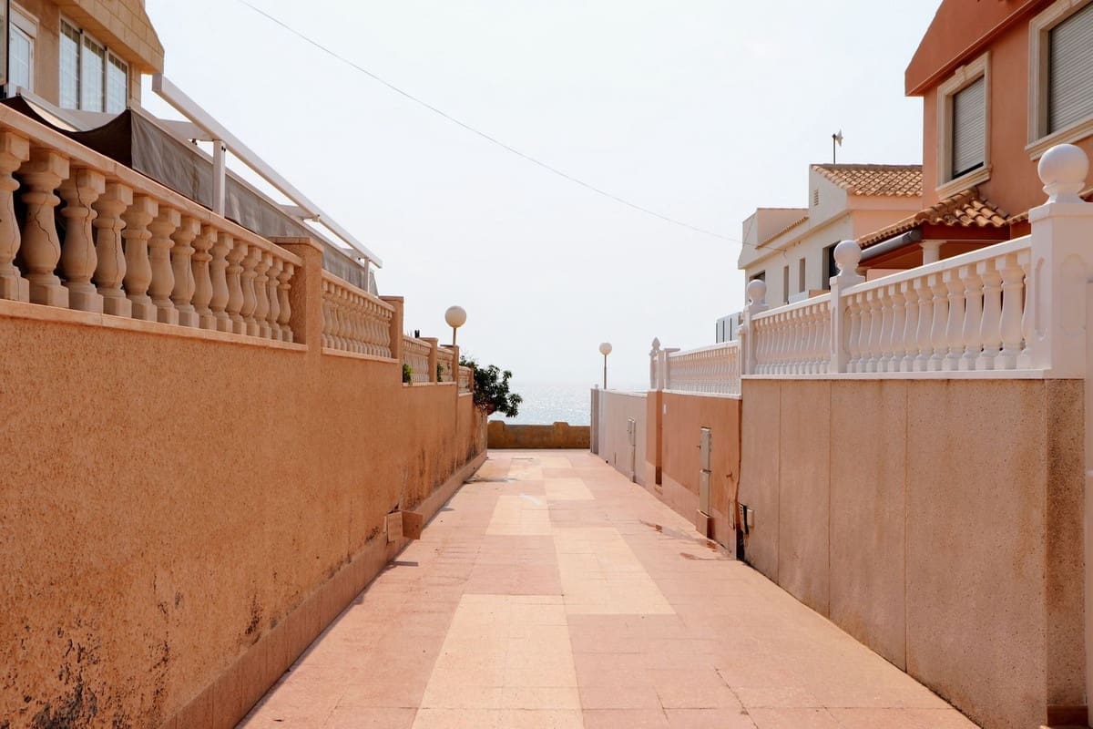 3 sovrum Semi-fristående Villa till salu i Torrevieja - 445 000 € (Ref: 9206450)