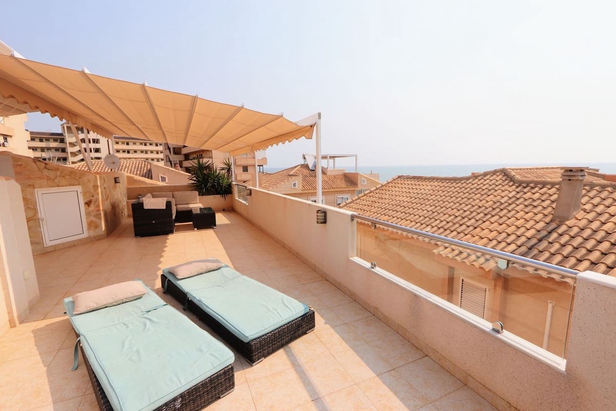 3 slaapkamer Halfvrijstaande villa te koop in Torrevieja - € 445.000 (Ref: 9206450)