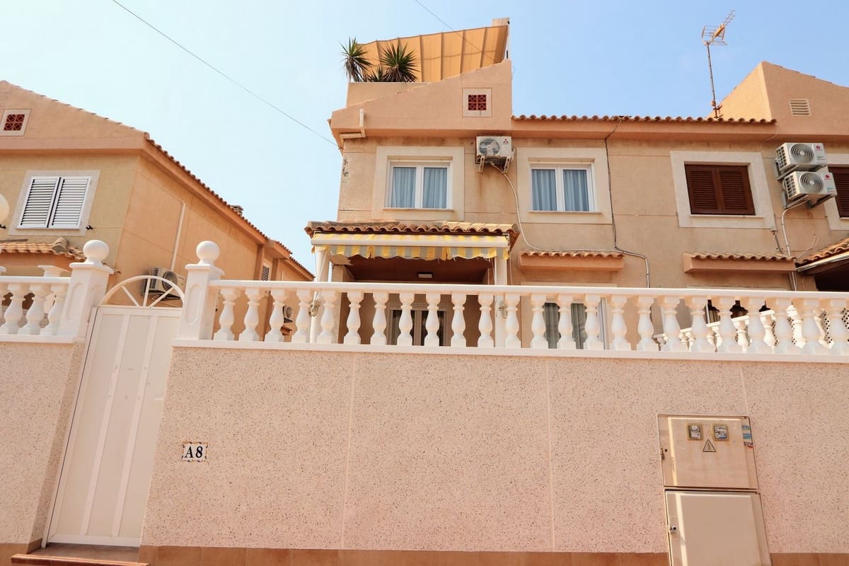 3 makuuhuone Paritalo myytävänä paikassa Torrevieja - 445 000 € (Ref: 9206450)