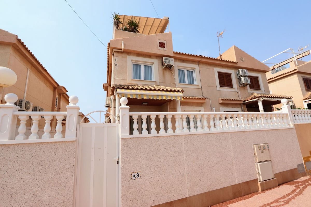 3 soverom Kjedet enebolig til salgs i Torrevieja - € 445 000 (Ref: 9206450)