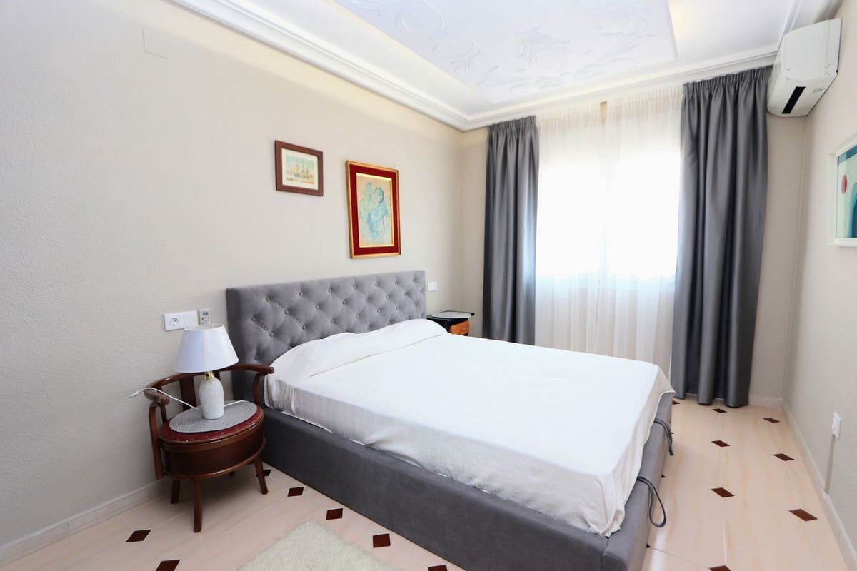 3 soveværelse Semi-Rækkehus til salg i Torrevieja - € 445.000 (Ref: 9206450)