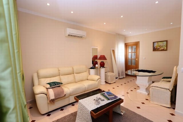3 soverom Kjedet enebolig til salgs i Torrevieja - € 445 000 (Ref: 9206450)