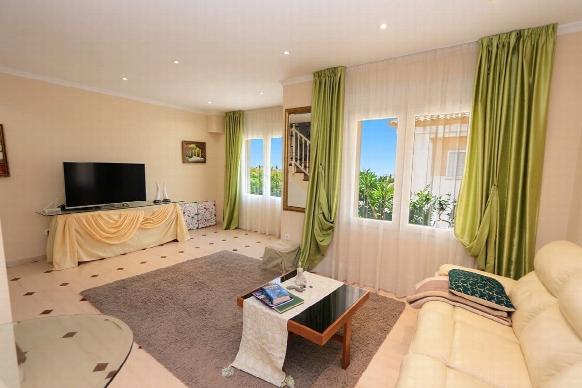 3 soverom Kjedet enebolig til salgs i Torrevieja - € 445 000 (Ref: 9206450)