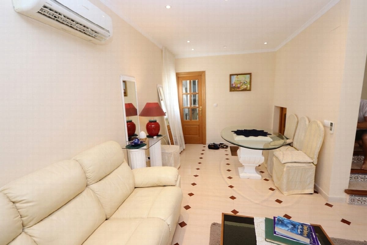 3 soverom Kjedet enebolig til salgs i Torrevieja - € 445 000 (Ref: 9206450)