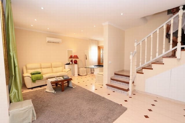 3 soverom Kjedet enebolig til salgs i Torrevieja - € 445 000 (Ref: 9206450)