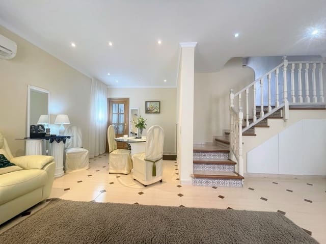 3 soverom Kjedet enebolig til salgs i Torrevieja - € 445 000 (Ref: 9206450)