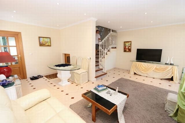 3 soverom Kjedet enebolig til salgs i Torrevieja - € 445 000 (Ref: 9206450)