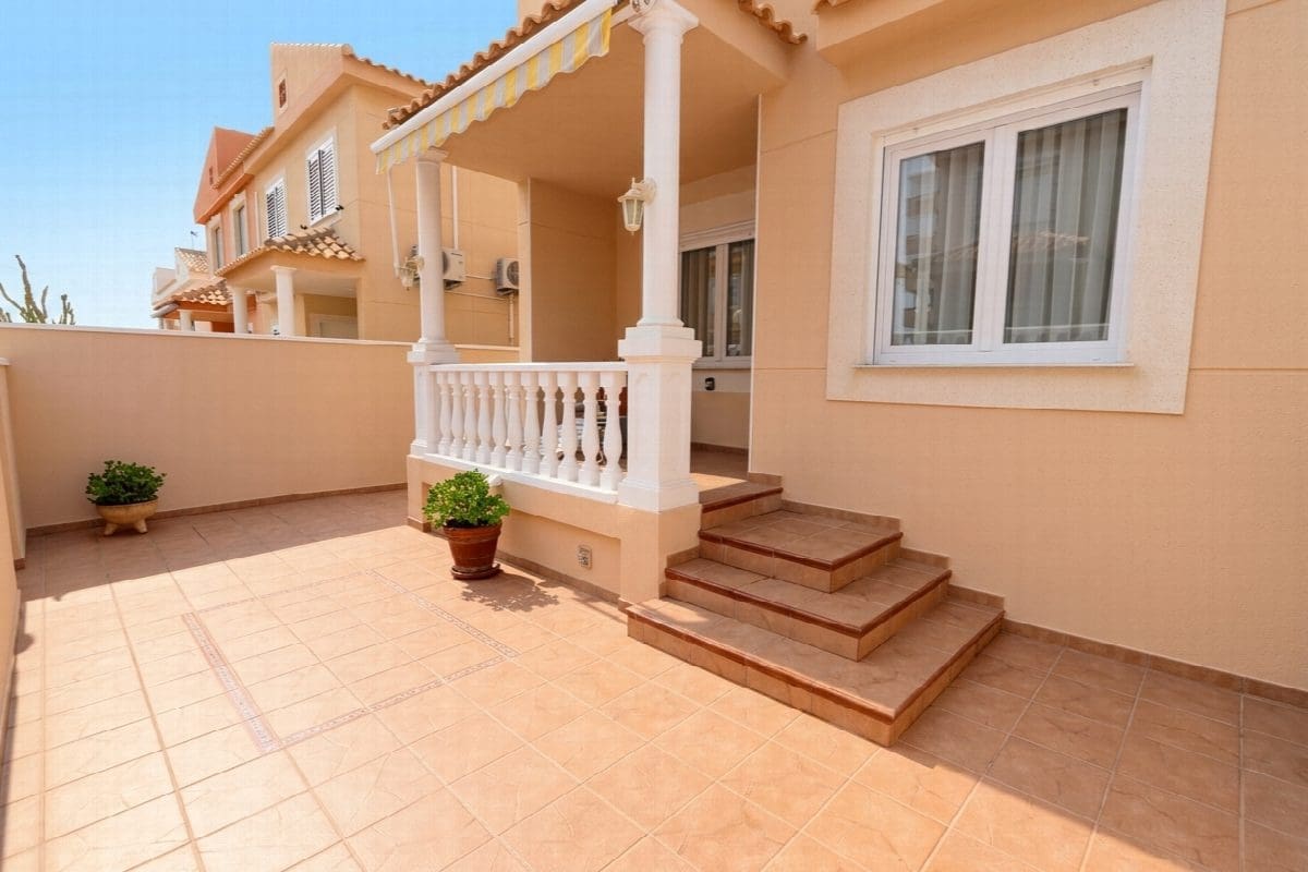3 soverom Kjedet enebolig til salgs i Torrevieja - € 445 000 (Ref: 9206450)