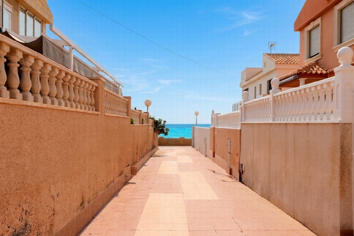 3 soverom Kjedet enebolig til salgs i Torrevieja - € 445 000 (Ref: 9206450)