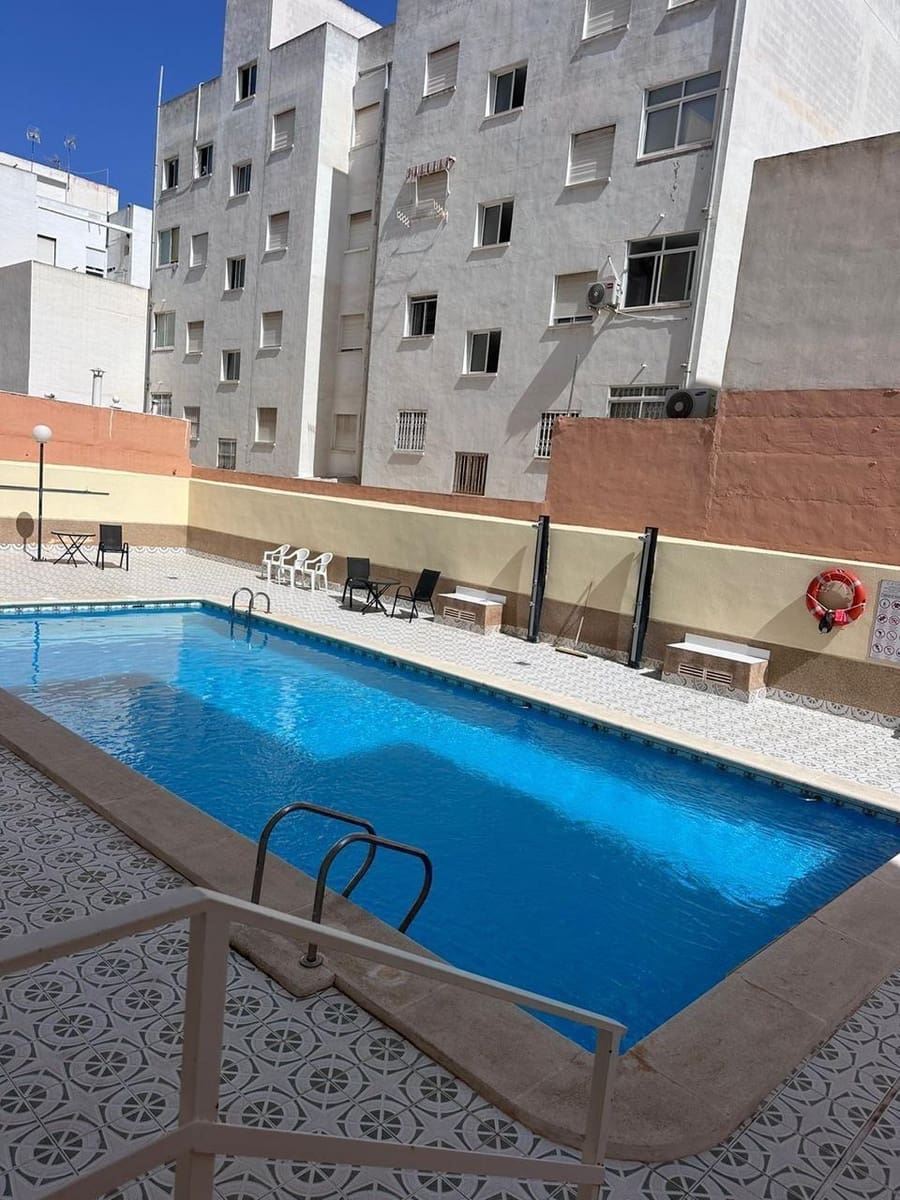 2 quarto Apartamento para venda em Torrevieja com piscina - 190 000 € (Ref: 9208314)