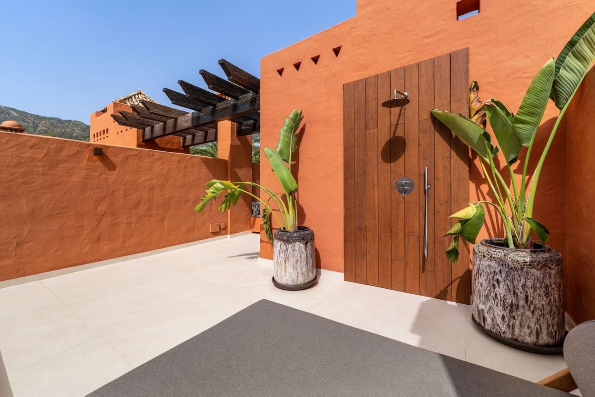 Casa de 4 habitaciones en Golden Mile en venta - 2.150.000 € (Ref: 9215055)