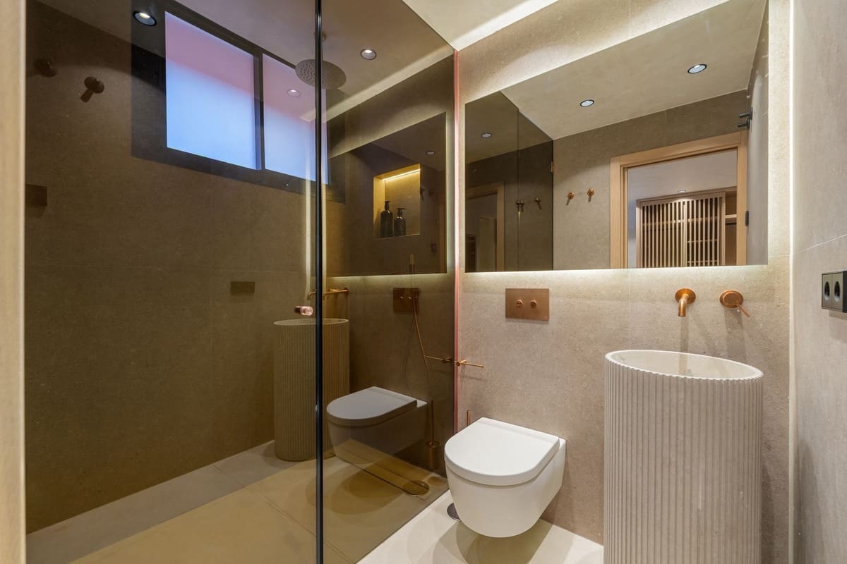 Casa de 4 habitaciones en Golden Mile en venta - 2.150.000 € (Ref: 9215055)