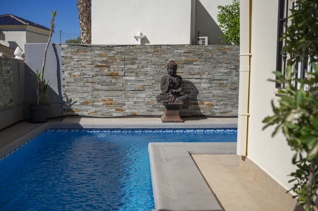 4 soveværelse Villa til salg i Las Ramblas Golf, Orihuela - € 345.000 (Ref: 9217399)