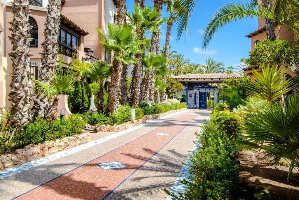 3 soveværelse Penthouse til salg i Torrevieja med swimmingpool garage - € 329.000 (Ref: 9217402)