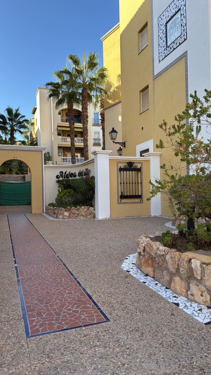 3 soveværelse Penthouse til salg i Torrevieja med swimmingpool garage - € 329.000 (Ref: 9217402)