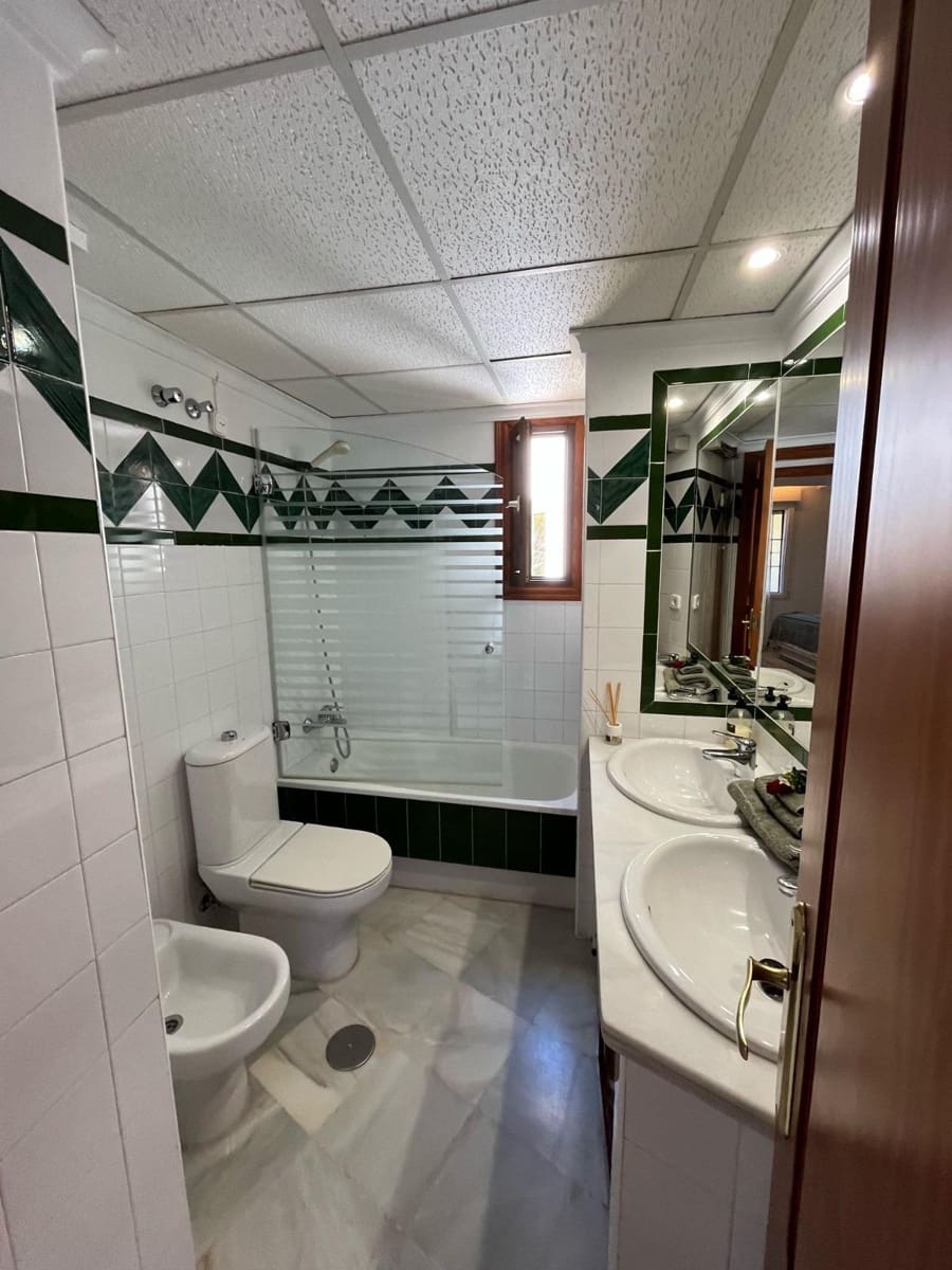 3 soveværelse Penthouse til salg i Torrevieja med swimmingpool garage - € 329.000 (Ref: 9217402)