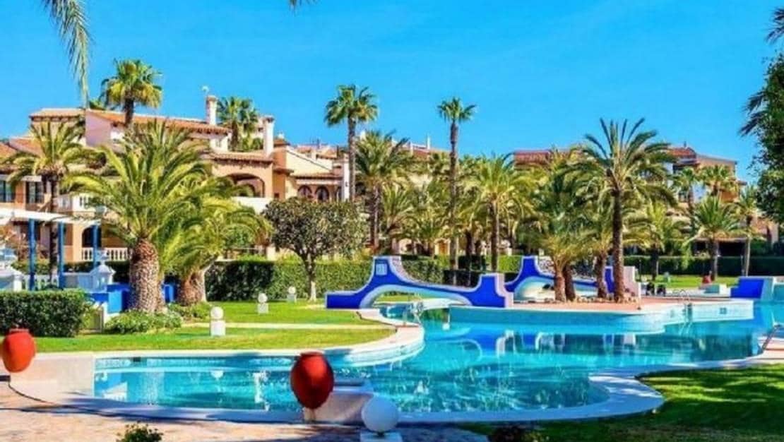 3 soveværelse Penthouse til salg i Torrevieja med swimmingpool garage - € 329.000 (Ref: 9217402)