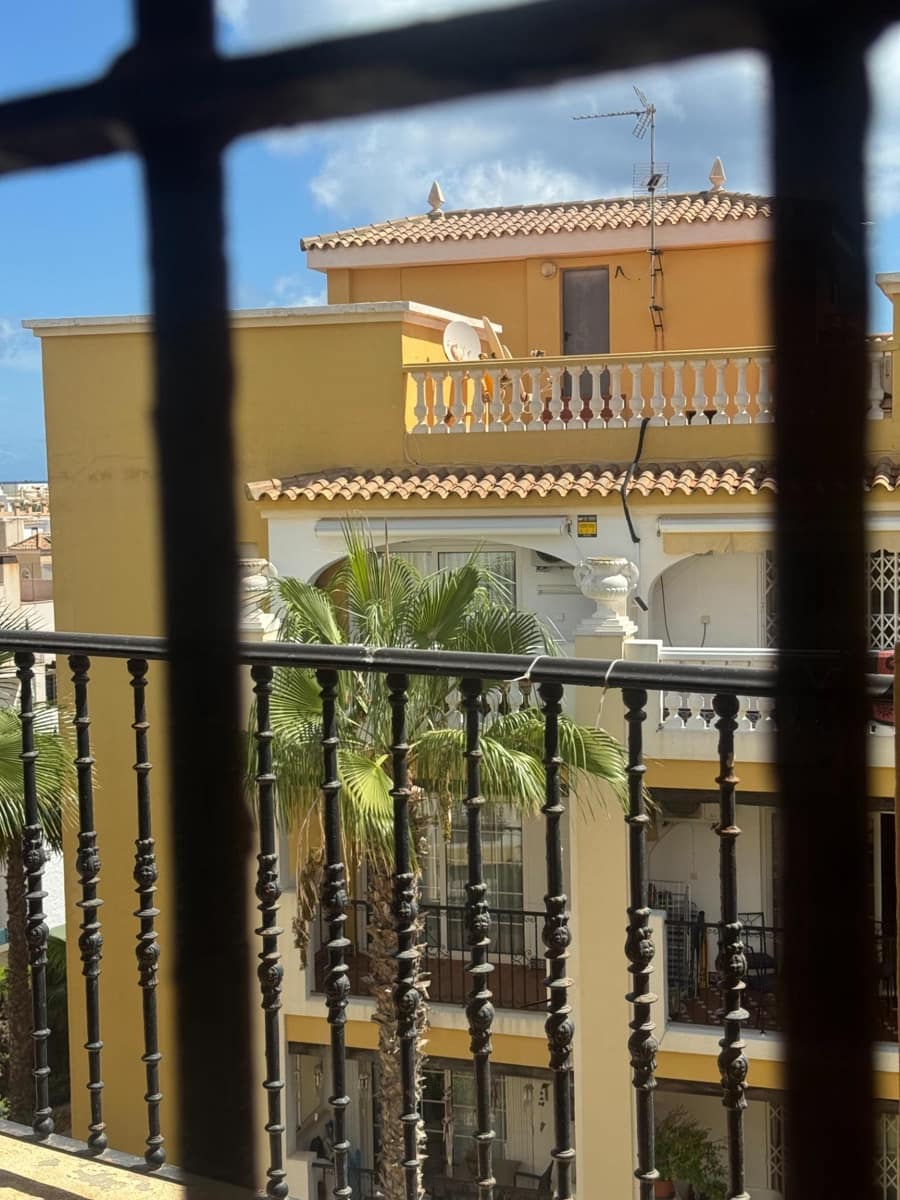 3 sypialnia Penthouse na sprzedaż w Torrevieja z garażem - 299 000 € (Ref: 9217402)