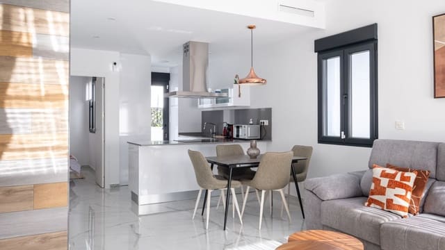 Chalet de 3 habitaciones en El Chaparral - La Siesta - La Torreta, Torrevieja en venta con piscina garaje - 385.000 € (Ref: 9228534)